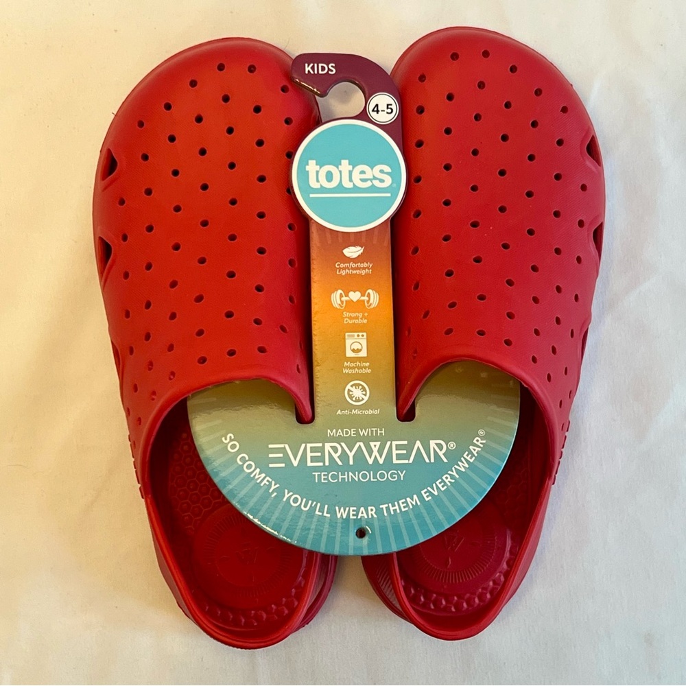 NWT Totes Kids Splash and Play Clog Red Size 4-5 EVERYWEAR Technology NEW